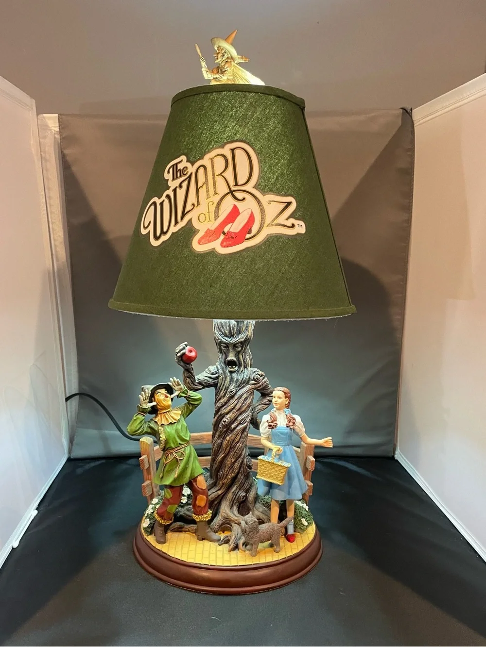 Rare 2017 The Wizard of Oz accent Lamp by Bradford Exchange
